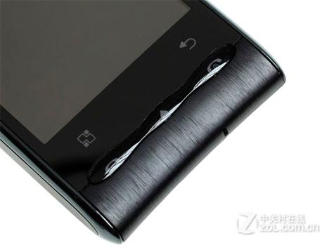 0英寸320&times;480像素分辨率的触控屏,在同类产品当中屏幕较小,但已经是